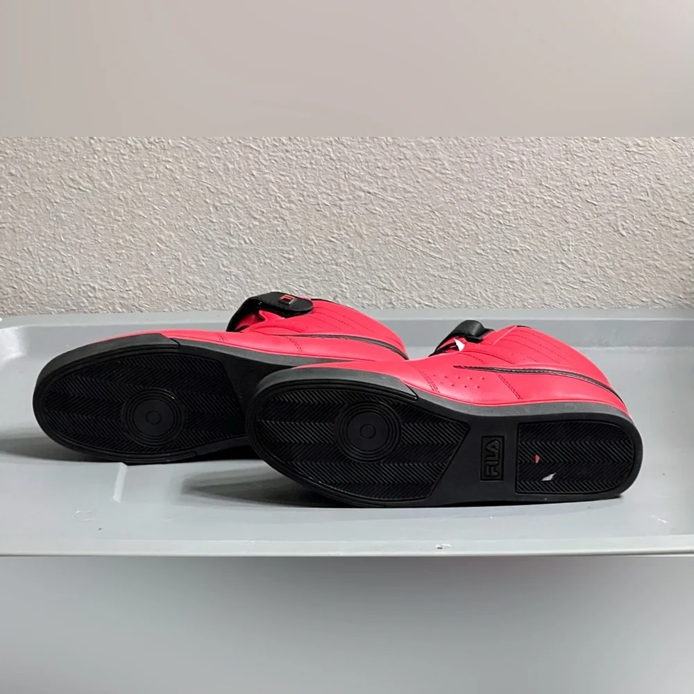 Brand New FILA Sneakers Boots - Picture 6 of 6